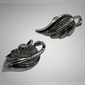 VINTAGE CORO LEAF EARRINGS